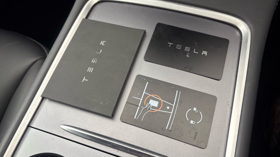 TESLA MODEL Y HATCHBACK RWD 5dr Auto