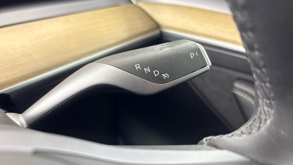 TESLA MODEL Y HATCHBACK RWD 5dr Auto