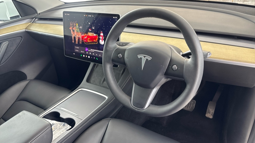 TESLA MODEL Y HATCHBACK RWD 5dr Auto