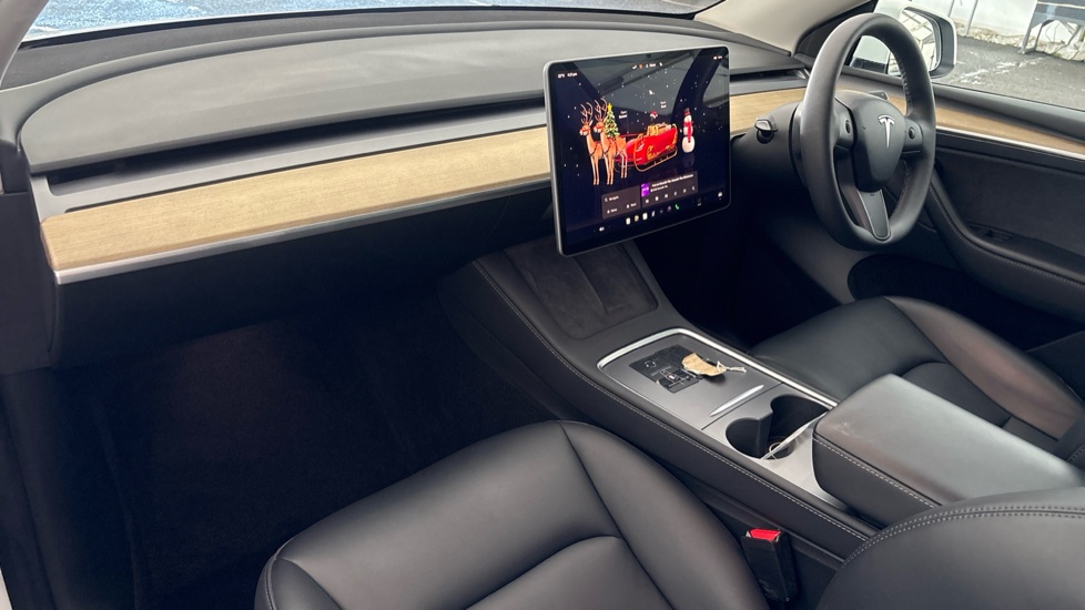 TESLA MODEL Y HATCHBACK RWD 5dr Auto