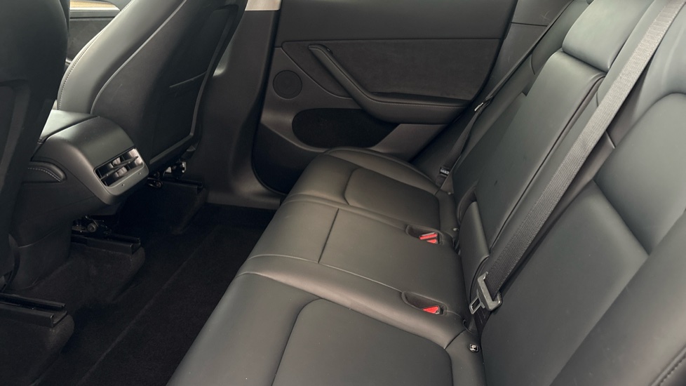 TESLA MODEL Y HATCHBACK RWD 5dr Auto