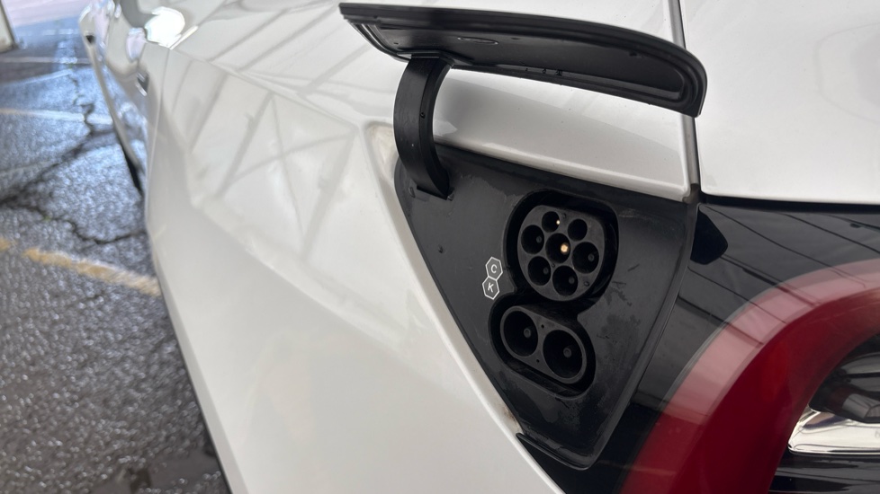 TESLA MODEL Y HATCHBACK RWD 5dr Auto