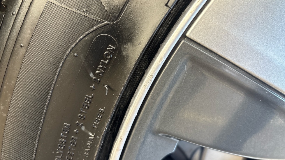 TESLA MODEL Y HATCHBACK RWD 5dr Auto
