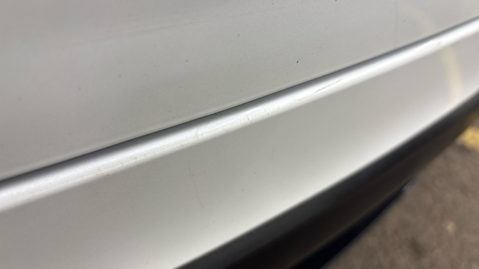 TESLA MODEL Y HATCHBACK RWD 5dr Auto