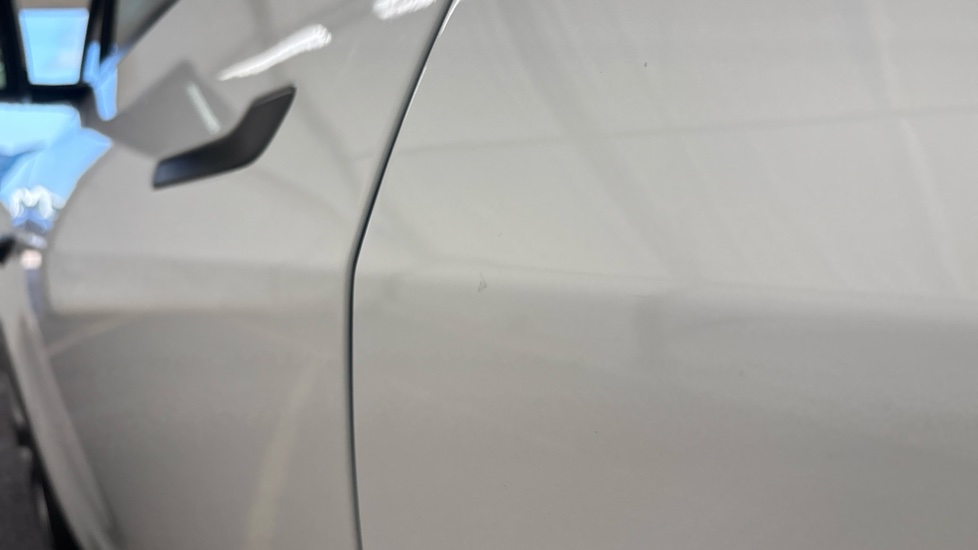 TESLA MODEL Y HATCHBACK RWD 5dr Auto