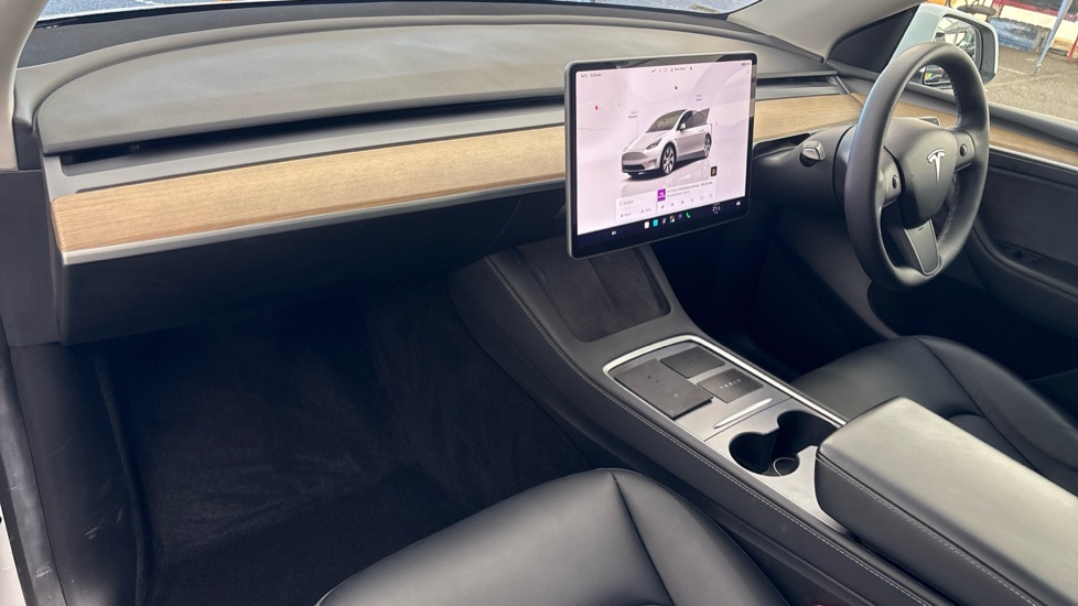 TESLA MODEL Y HATCHBACK RWD 5dr Auto