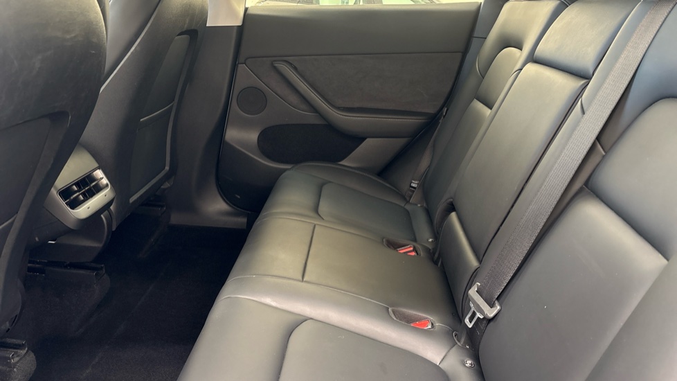 TESLA MODEL Y HATCHBACK RWD 5dr Auto