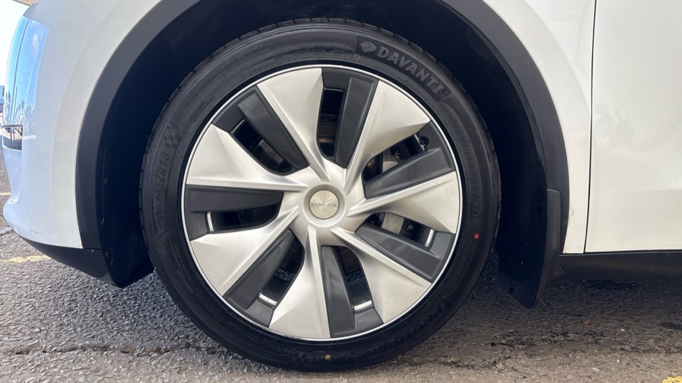TESLA MODEL Y HATCHBACK RWD 5dr Auto