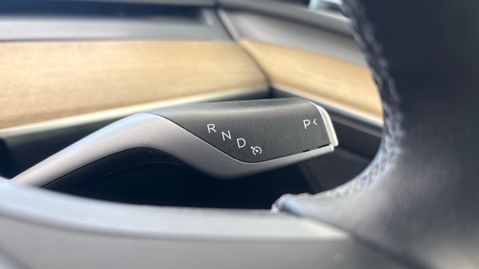 TESLA MODEL Y HATCHBACK RWD 5dr Auto
