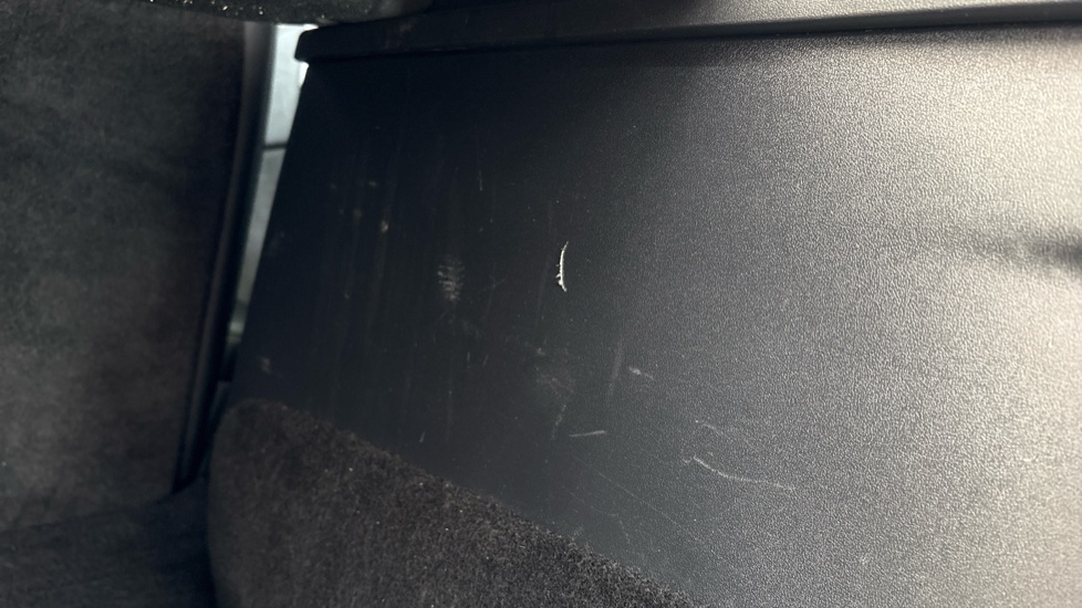TESLA MODEL Y Scratches and scuff