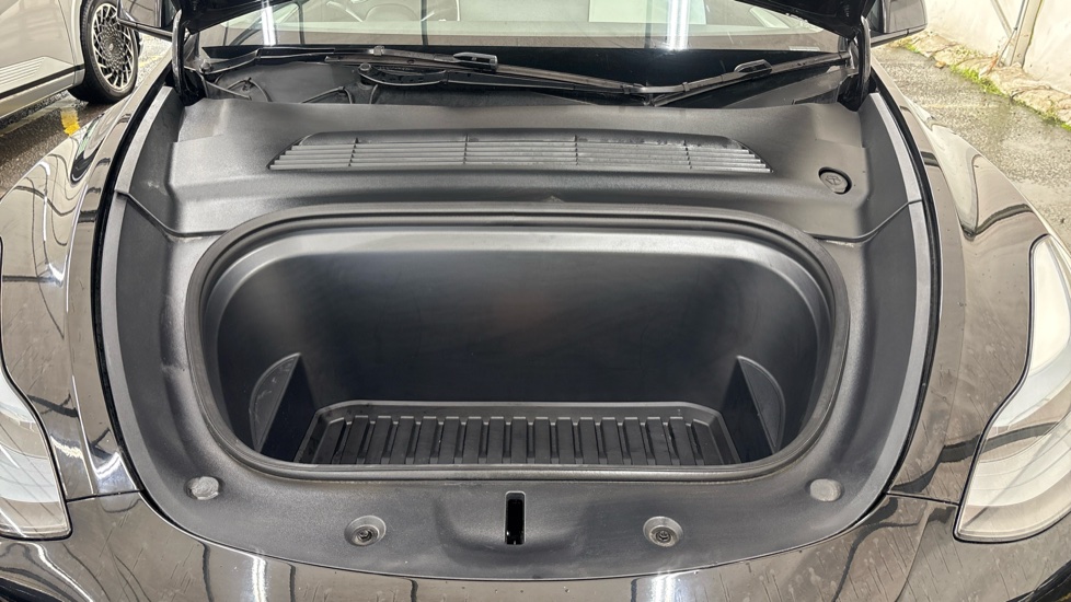 TESLA MODEL Y HATCHBACK Long Range AWD 5dr Auto