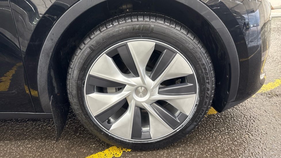 TESLA MODEL Y HATCHBACK Long Range AWD 5dr Auto