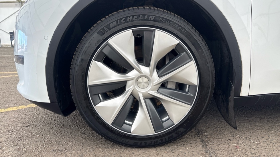 TESLA MODEL Y HATCHBACK Long Range AWD 5dr Auto