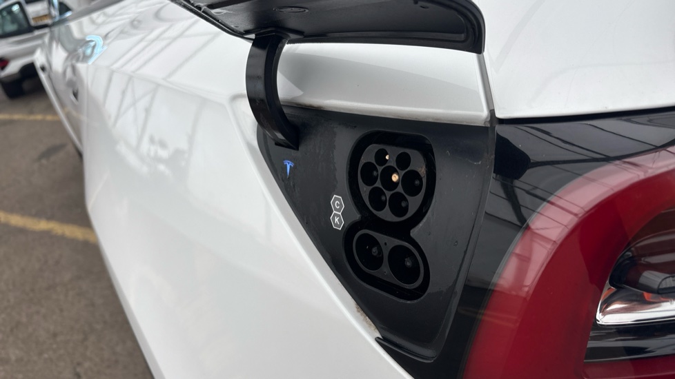 TESLA MODEL Y HATCHBACK Long Range AWD 5dr Auto