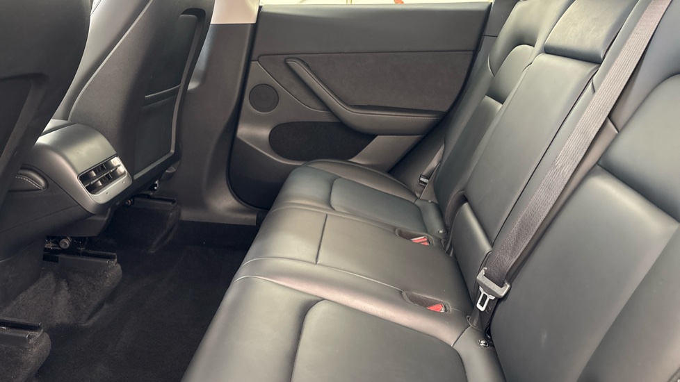 TESLA MODEL Y HATCHBACK Long Range AWD 5dr Auto