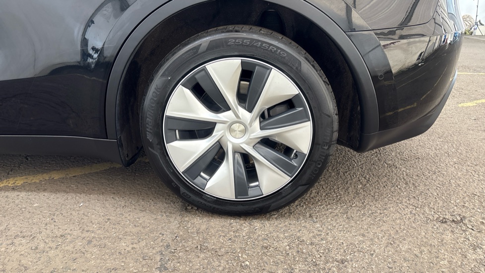 TESLA MODEL Y HATCHBACK Long Range AWD 5dr Auto