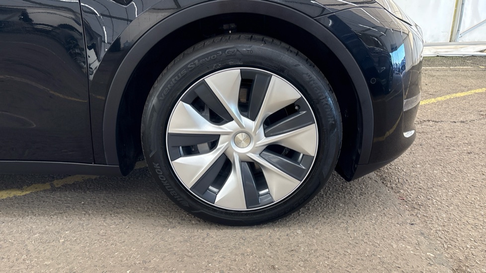 TESLA MODEL Y HATCHBACK Long Range AWD 5dr Auto