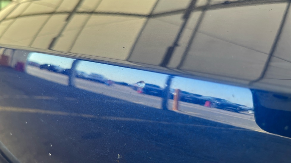 TESLA MODEL Y Multiple chips and dent