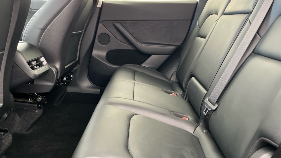 TESLA MODEL Y Image 14