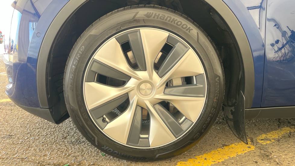 TESLA MODEL Y Image 17