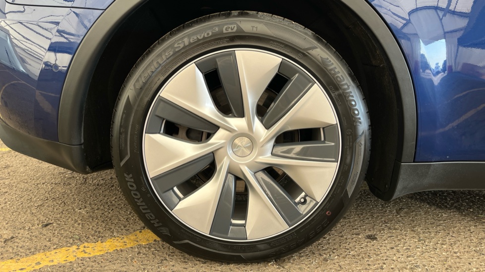 TESLA MODEL Y Image 19