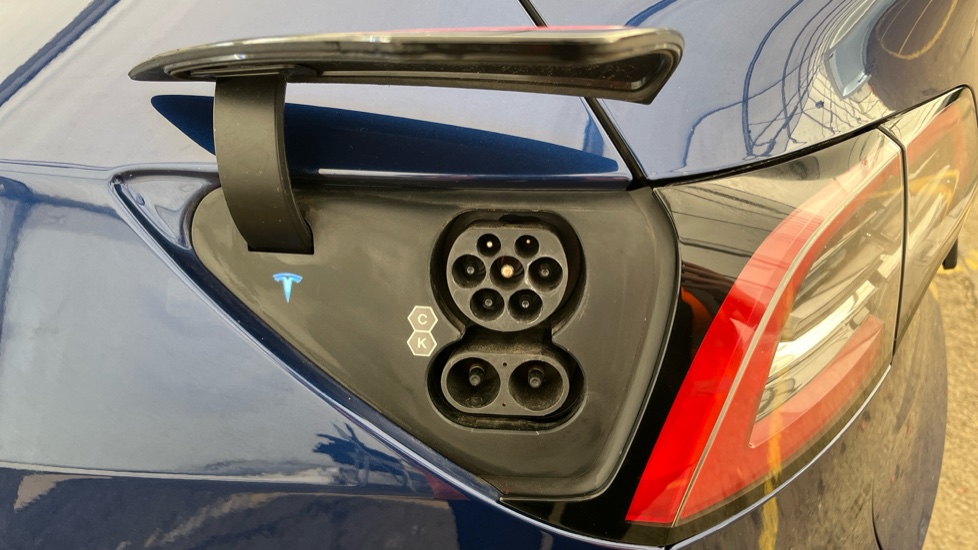 TESLA MODEL Y Image 21