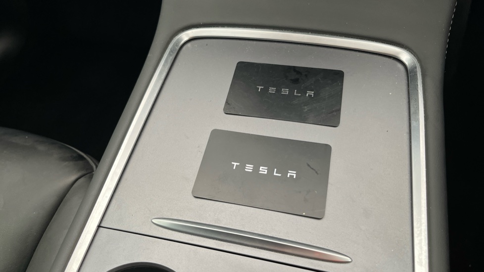 TESLA MODEL Y 2 keys available