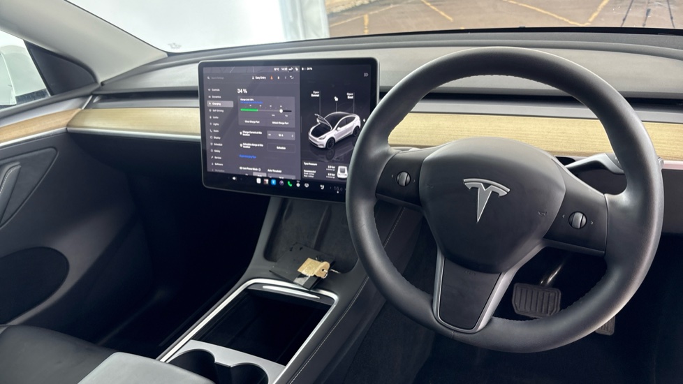 TESLA MODEL Y Image 9
