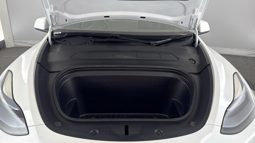 TESLA MODEL Y Image 16