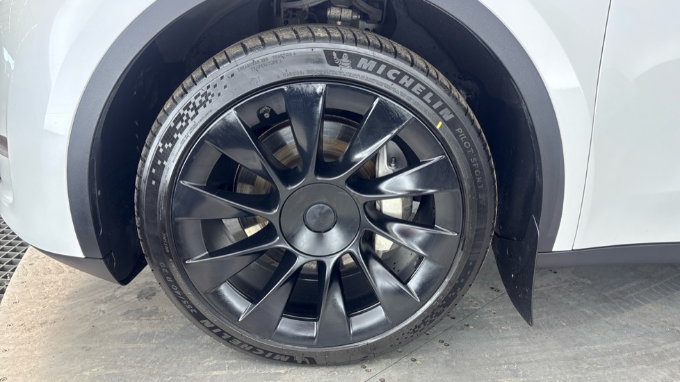 TESLA MODEL Y Image 17