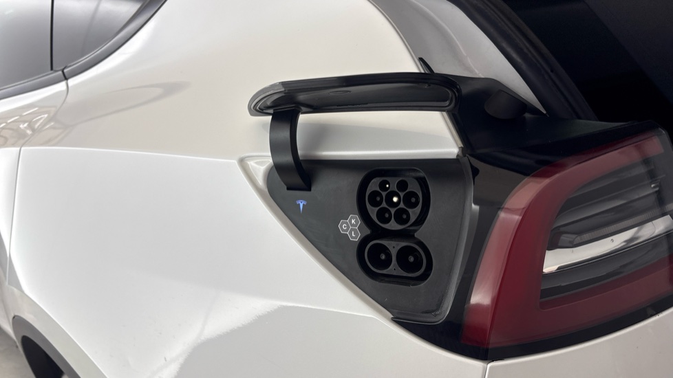 TESLA MODEL Y Image 21