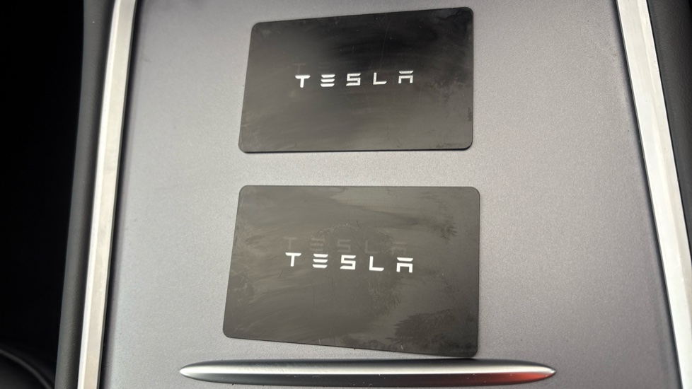 TESLA MODEL Y two keys