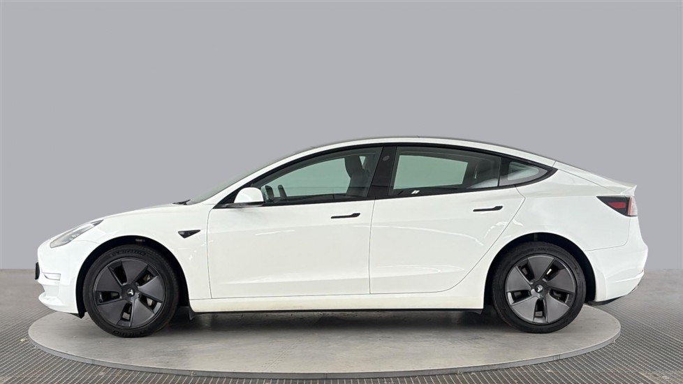 TESLA MODEL 3 Image 2