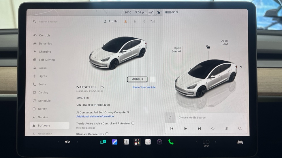 TESLA MODEL 3 Image 13