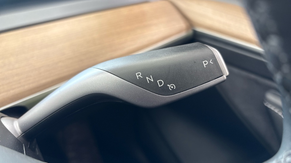 TESLA MODEL 3 Cruise control