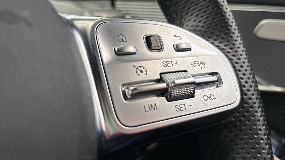 MERCEDES-BENZ EQC ESTATE EQC 400 300kW AMG Line 80kWh 5dr Auto