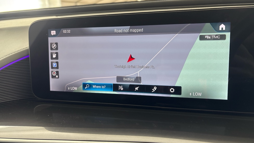 MERCEDES EQC Image 12