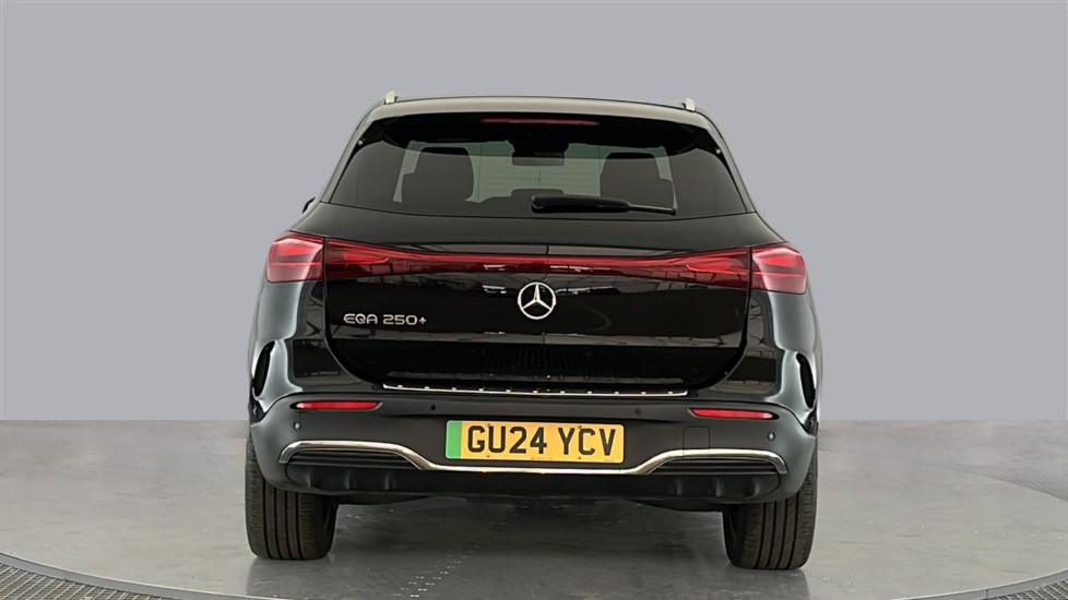 MERCEDES EQA Image 4