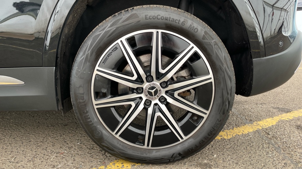 MERCEDES EQA Image 18