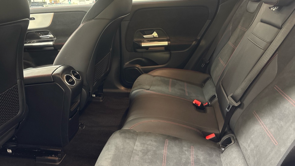 MERCEDES-BENZ EQA HATCHBACK EQA 300 4Matic 168kW AMG Line 66.5kWh 5dr Auto