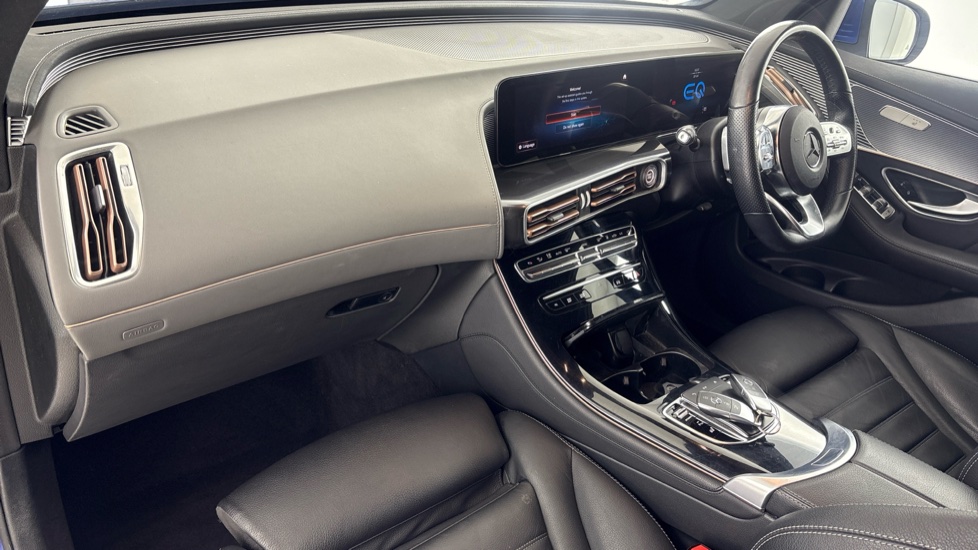 MERCEDES EQC Image 10