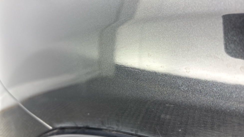 MERCEDES EQC Paint imperfection