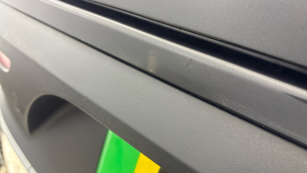 MERCEDES EQC Scratches and chips