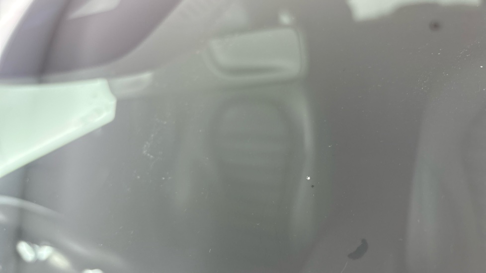 MERCEDES EQC Multiple chips