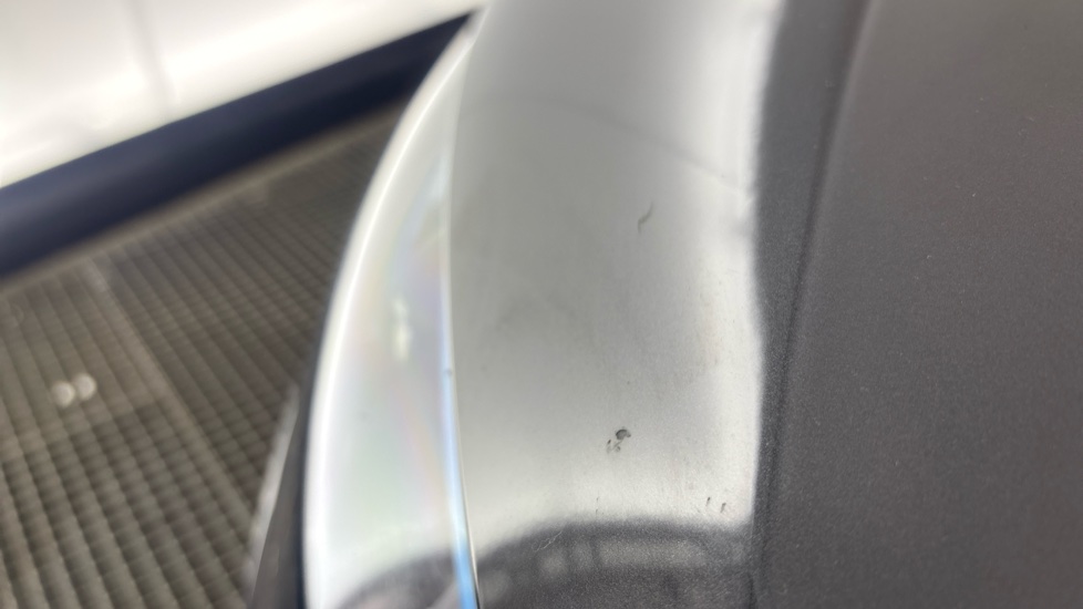MERCEDES EQC Multiple chips