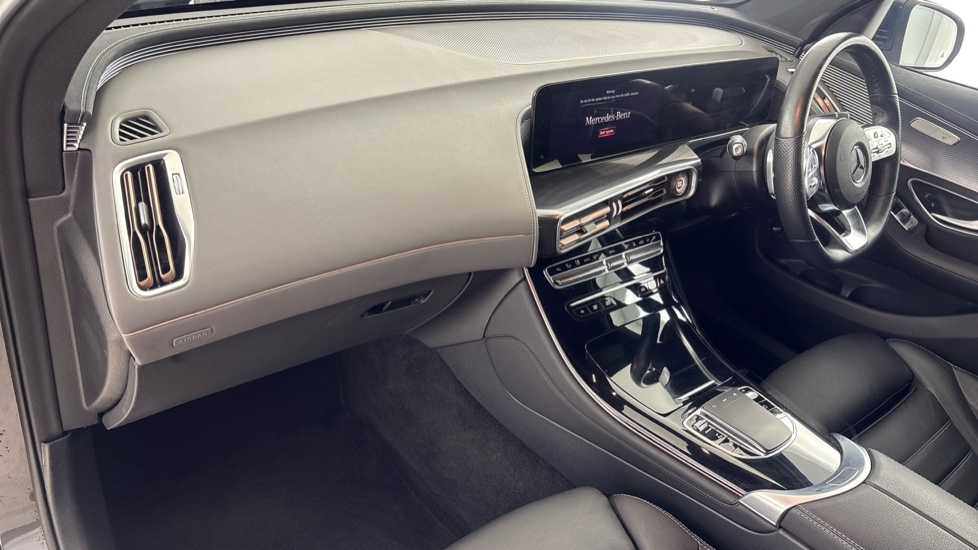 MERCEDES EQC Image 10