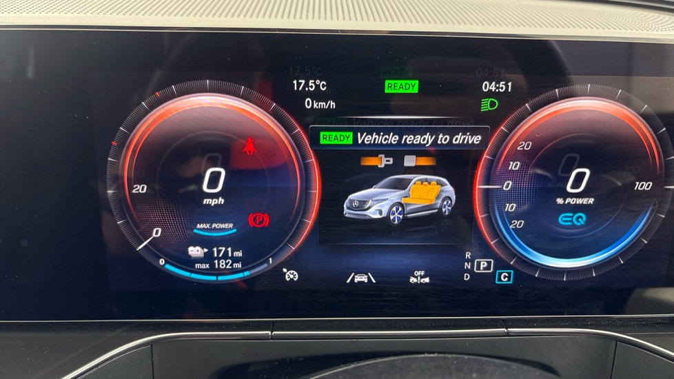 MERCEDES EQC Image 13