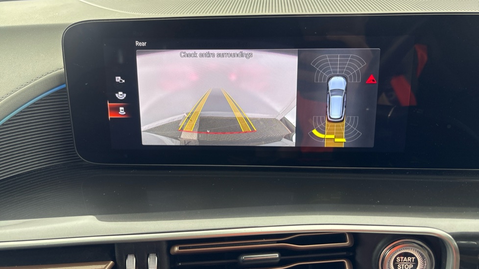 MERCEDES EQC reverse camera