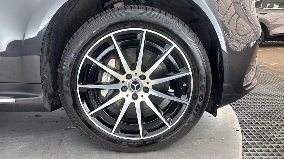 MERCEDES-BENZ EQC ESTATE EQC 400 300kW AMG Line 80kWh 5dr Auto