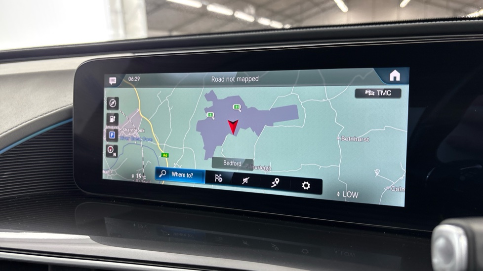 MERCEDES EQC Image 12